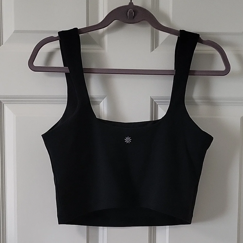 NEW Athleta Black Crop Top Women’s Small Built-In Bra Athletic Workout - Picture 2 of 7